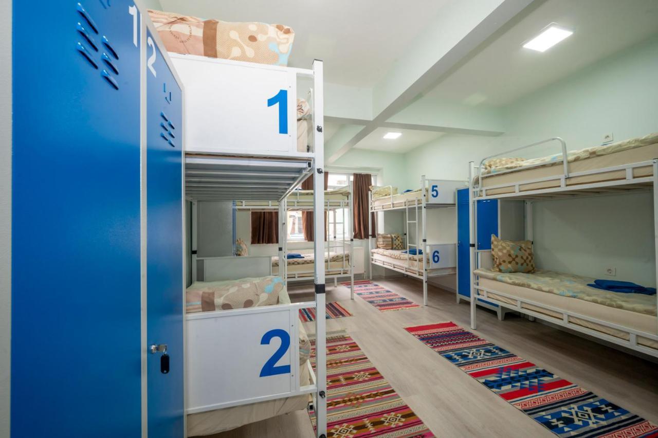 Xalila Hostel & Cafe Ladies Room อิสตันบูล ภายนอก รูปภาพ