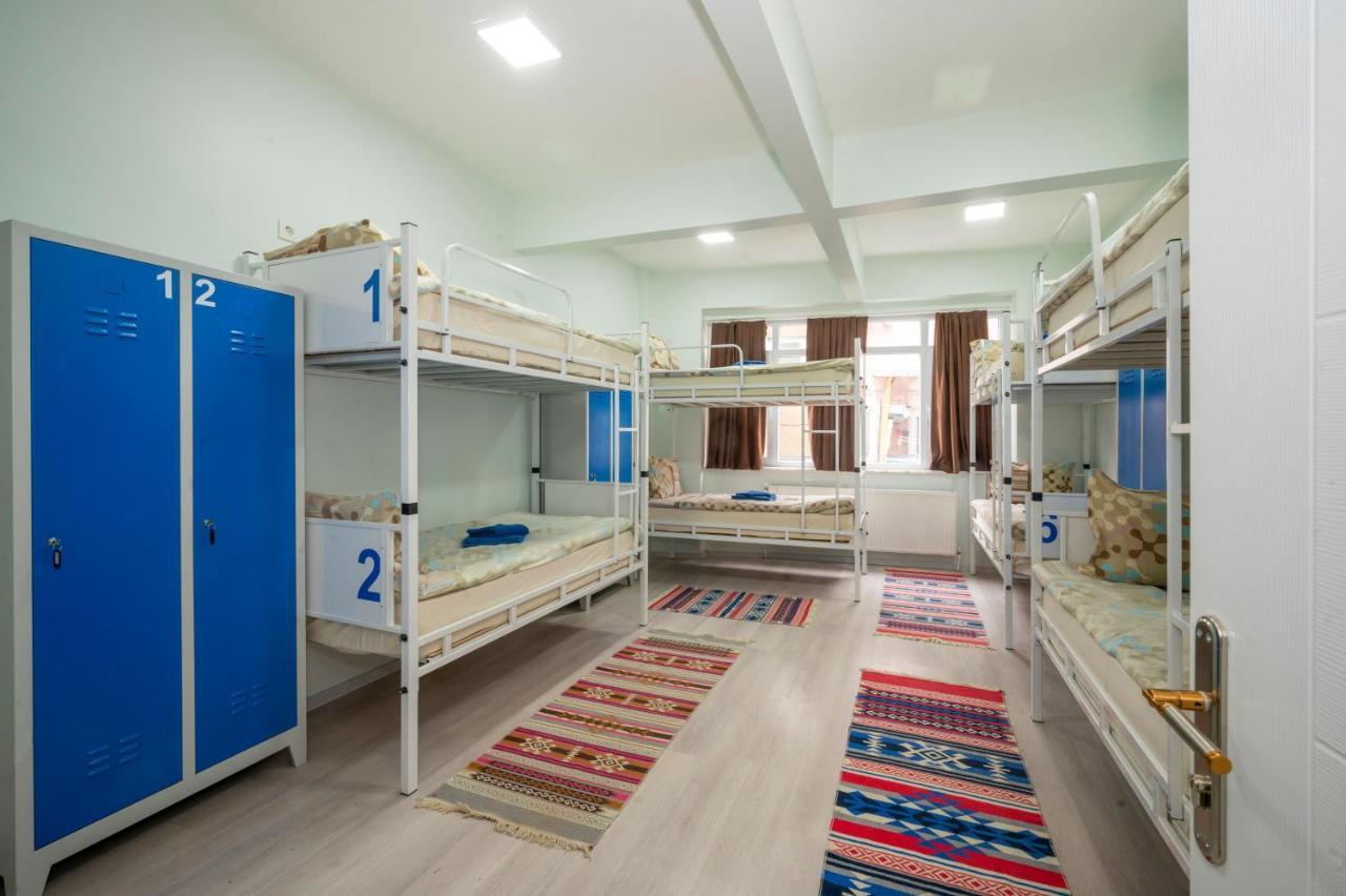 Xalila Hostel & Cafe Ladies Room อิสตันบูล ภายนอก รูปภาพ