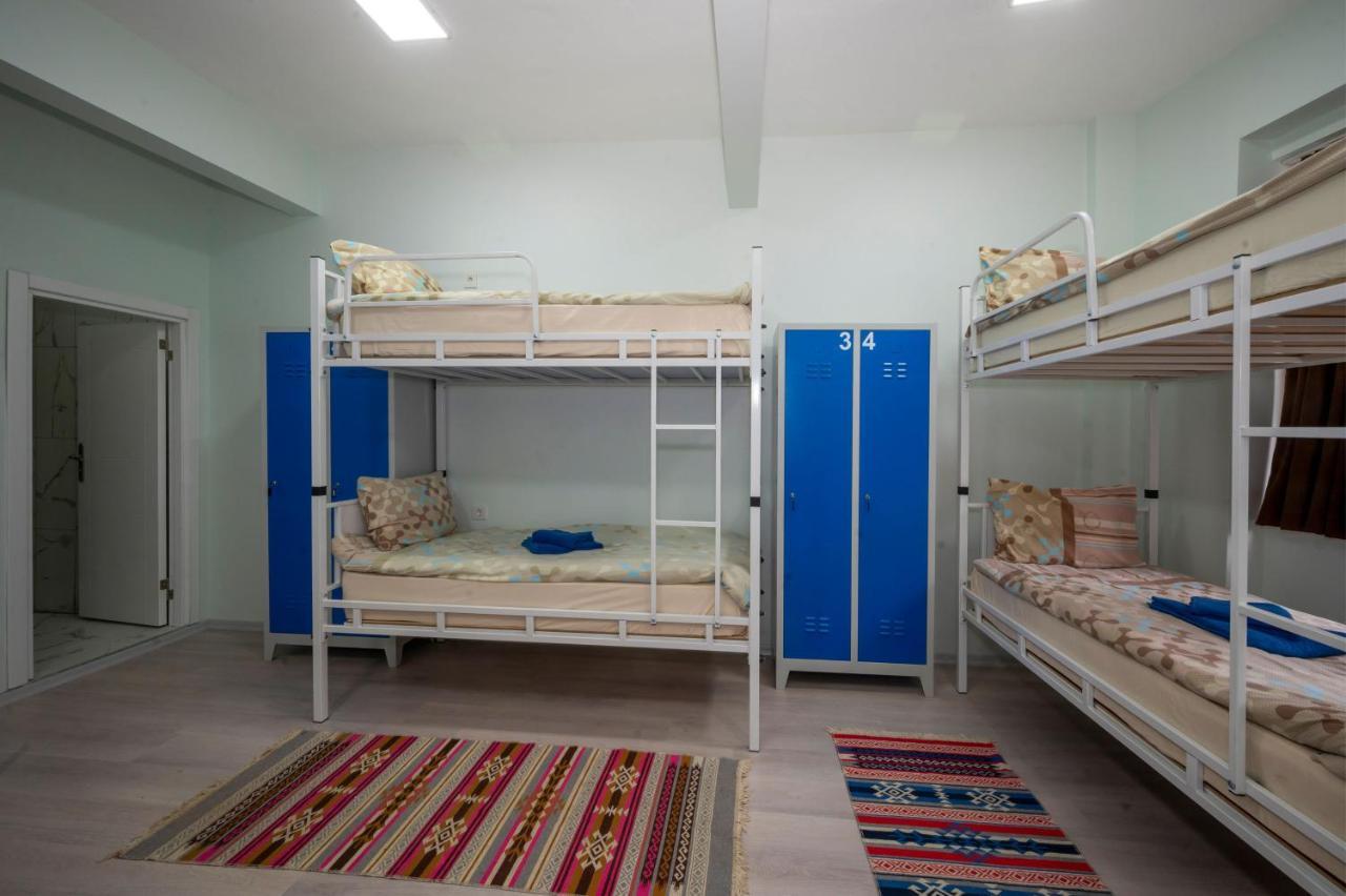 Xalila Hostel & Cafe Ladies Room อิสตันบูล ภายนอก รูปภาพ