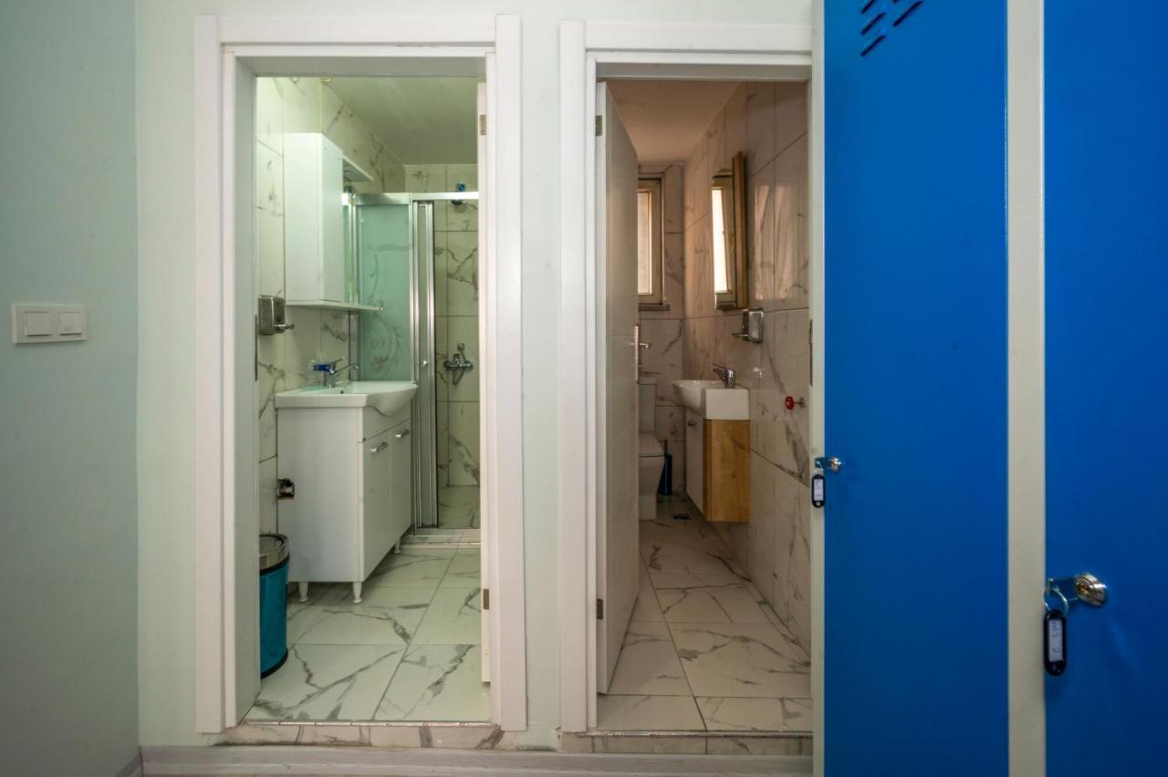 Xalila Hostel & Cafe Ladies Room อิสตันบูล ภายนอก รูปภาพ